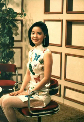 1984-butterfly-China-Dress３時にあいましょう_adjusted.jpg