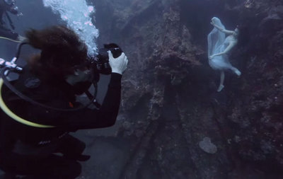 bali-shipwreck-divers-underwater-photoshoot-benjamin-von-wong-6.jpg