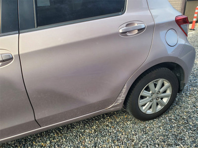 vitz_door_06.jpg